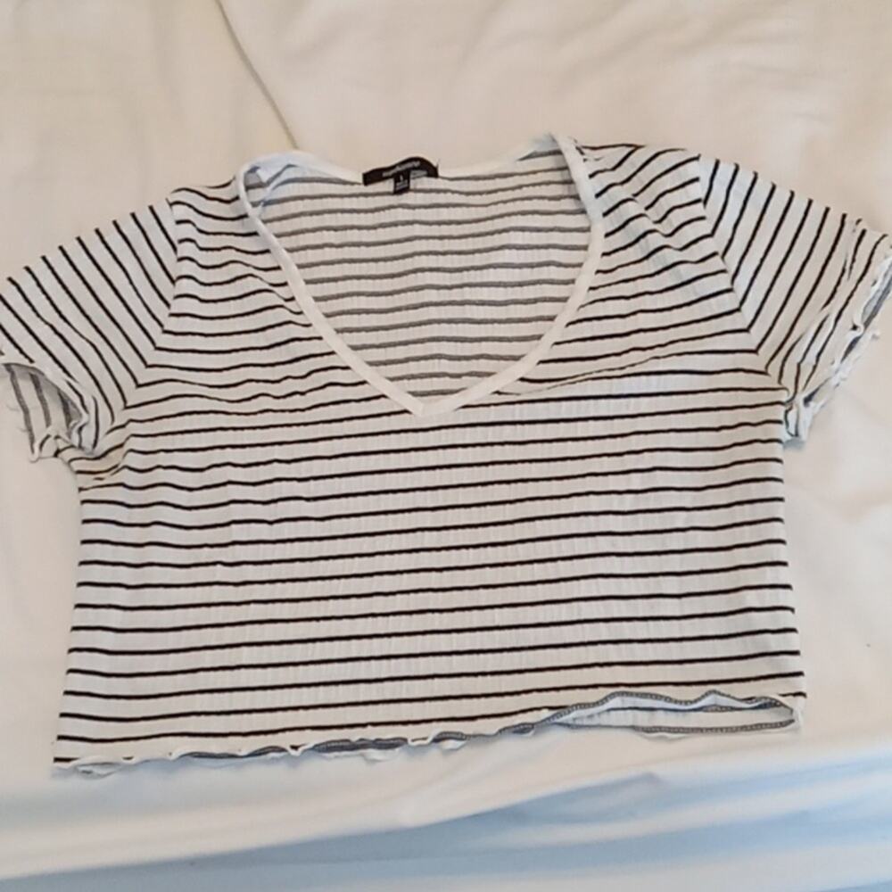 Ambiance Women's Crop v-neck striped top. Large Comfy Festival Summer Stretch